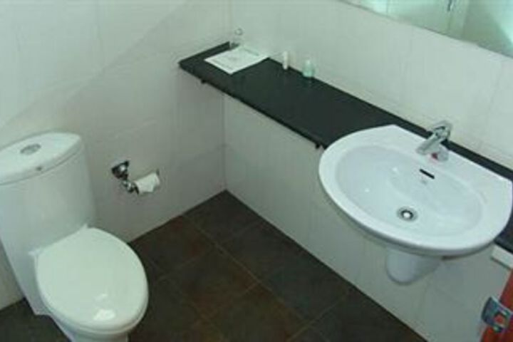 Room 6 of 49