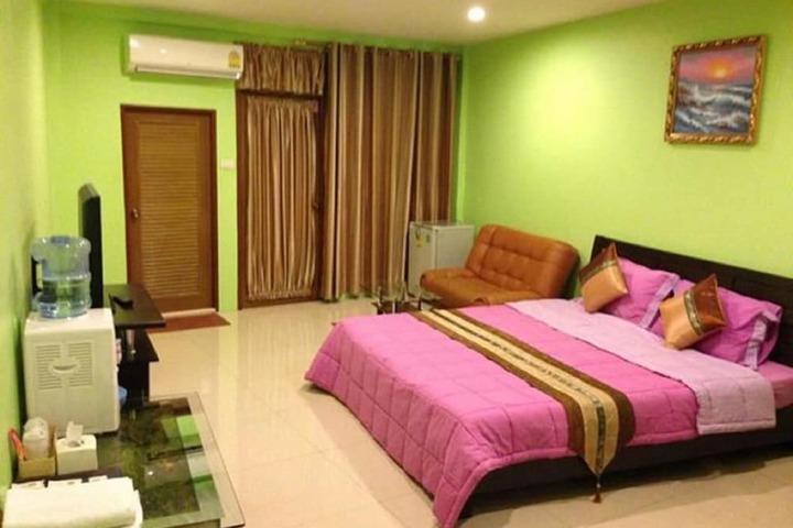 Room 8 of 24