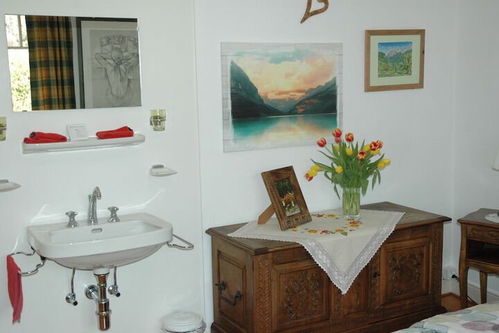 Room 3 of 42