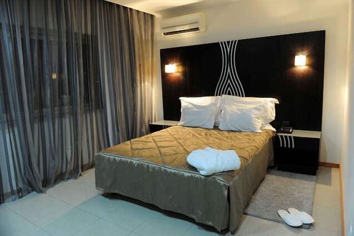 Room 5 of 20