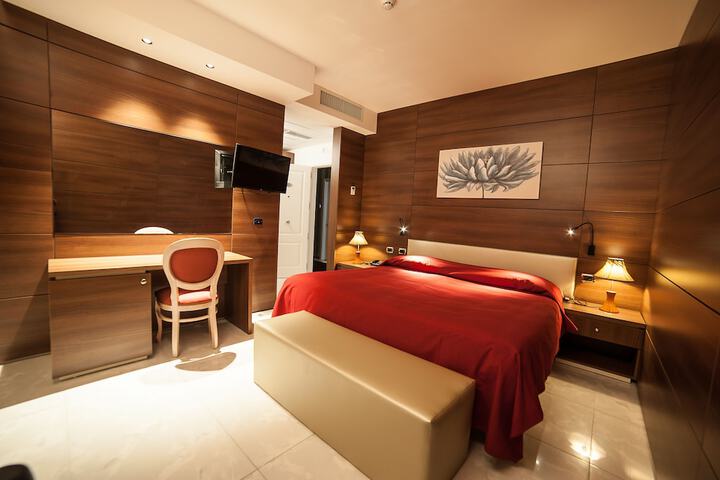 Room 9 of 31