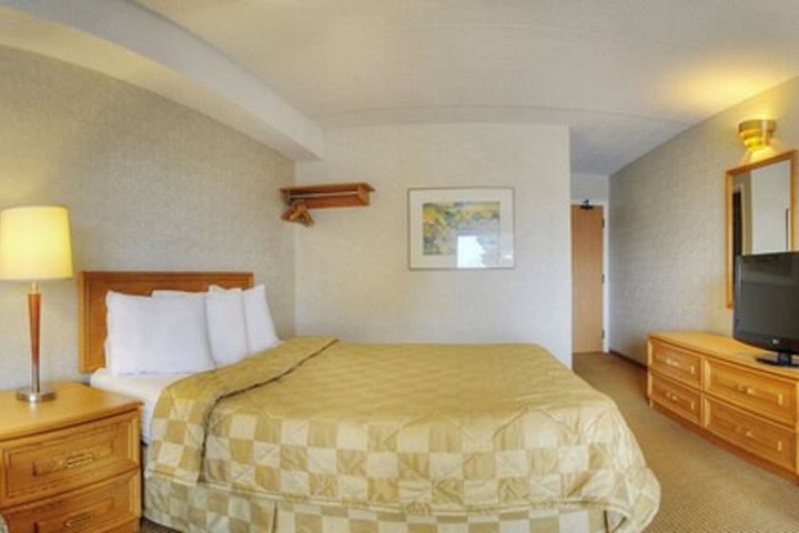 Room 7 of 48