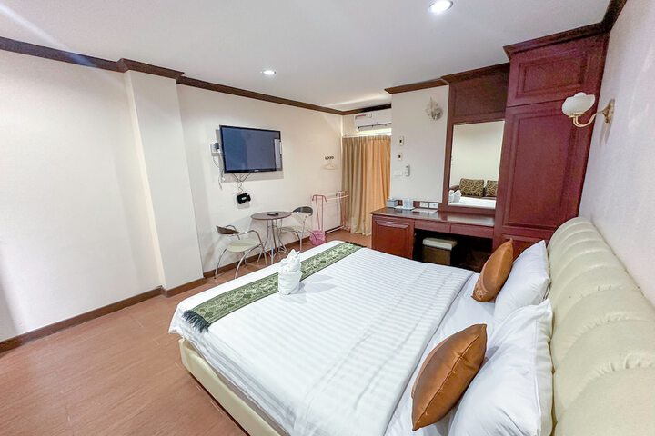 Room 17 of 32