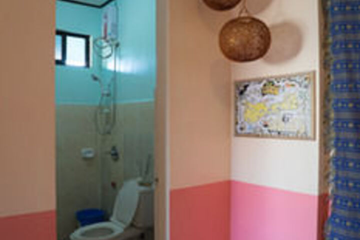 Room 5 of 32