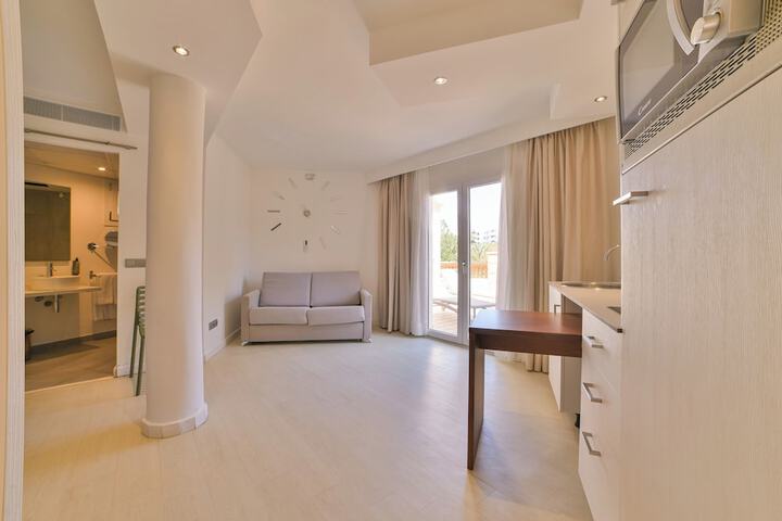 Room 2 of 55