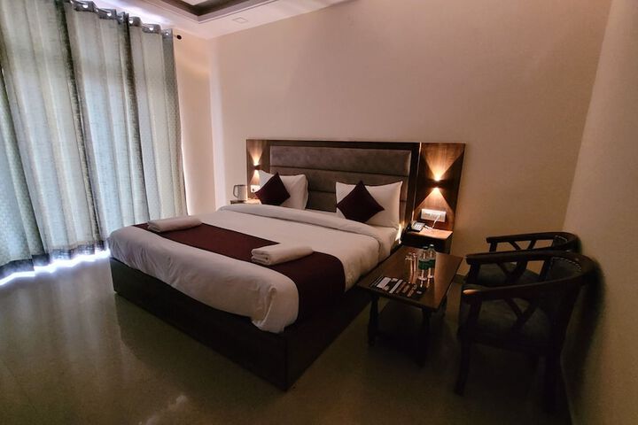 Room 10 of 46