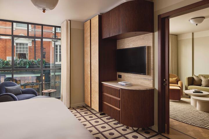 Room 25 of 109