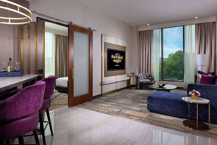 Room 13 of 48