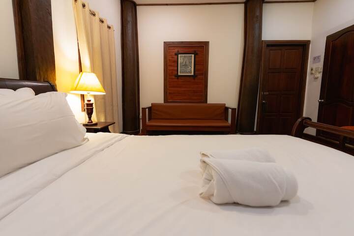 Room 15 of 28