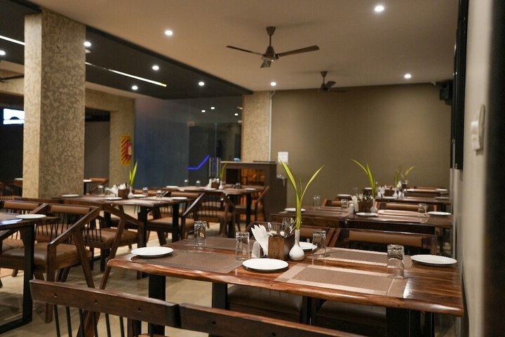 Dining 57 of 63
