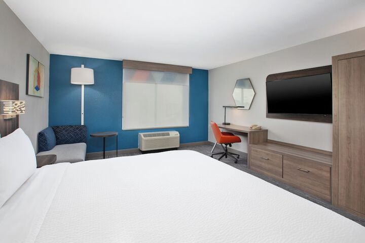 Room 8 of 52