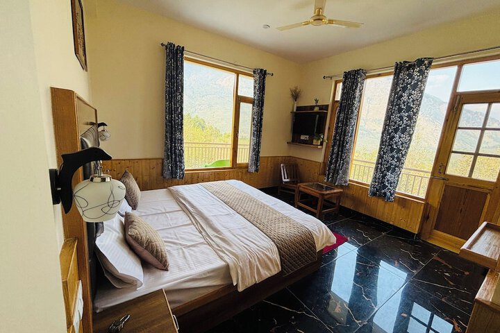 Room 3 of 27