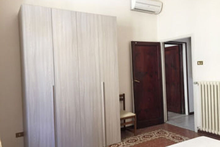 Room 105 of 160