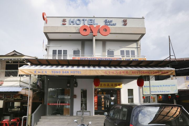 OYO 89915 East Mount Hotel