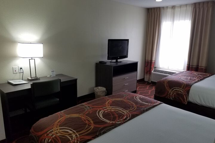 2 Queen Beds (5 of 24)