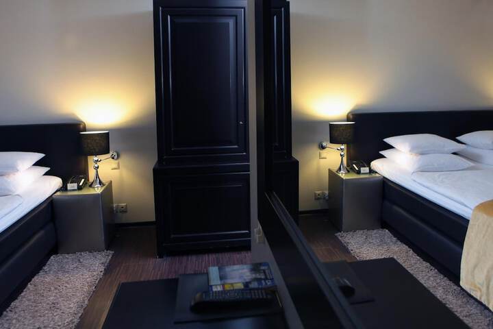 Room 15 of 62