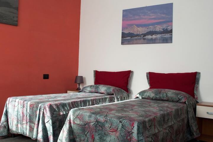 Room 5 of 5