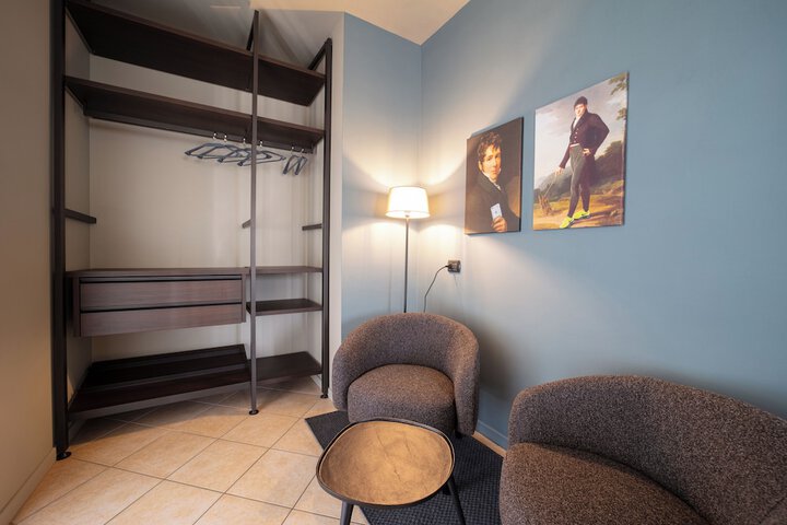 Room 44 of 140