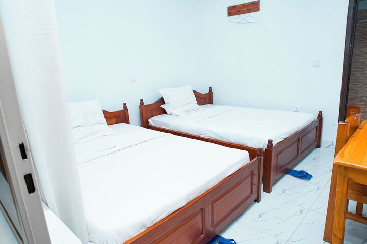 Room 12 of 34
