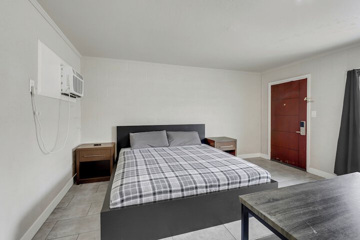Suite King Bed Kitchenette Ground Floor (15 of 15)