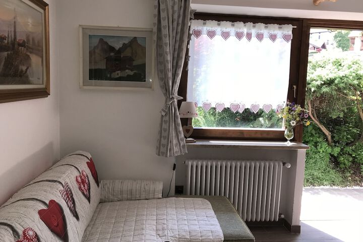 Room 7 of 12