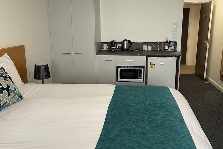 Room 11 of 34