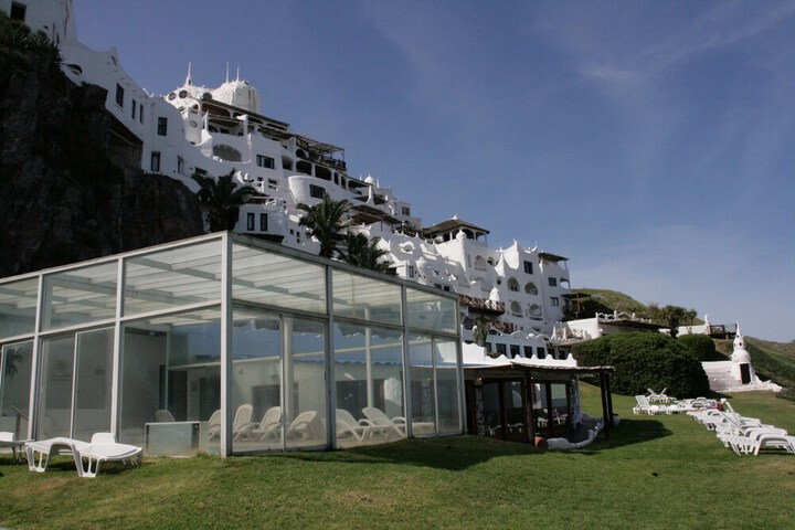 Hotel Pool