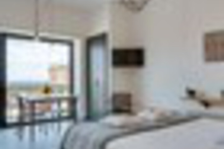 Room 59 of 270