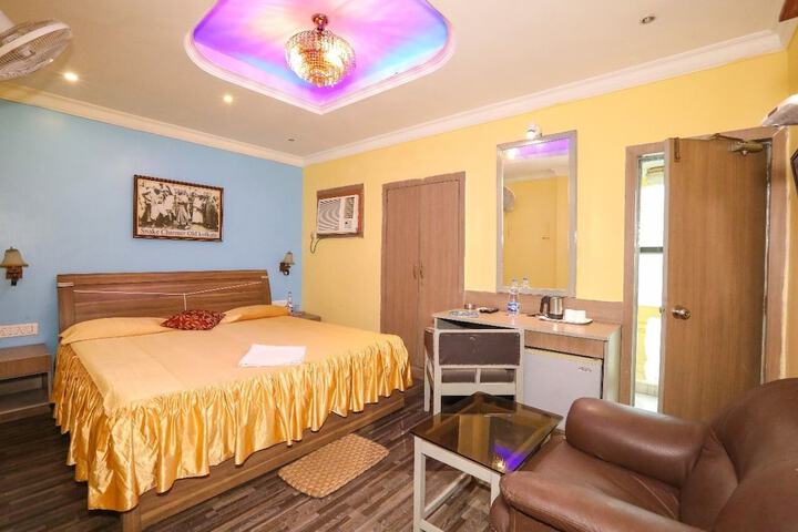 Room 8 of 14