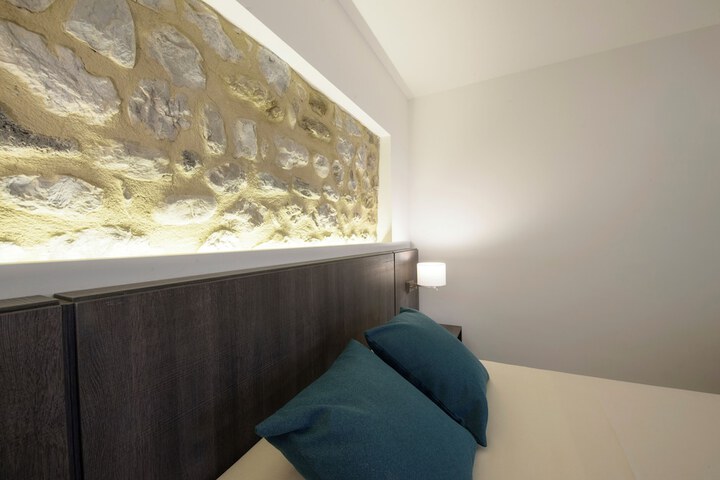 Room 11 of 88