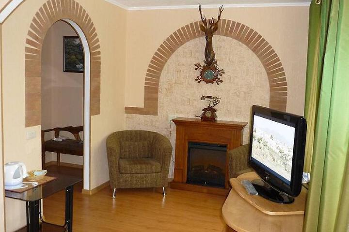 Room 1 of 10