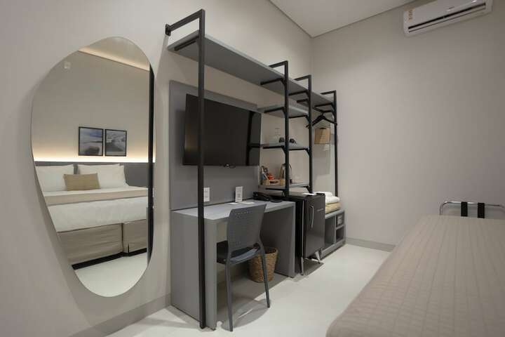 Room 11 of 30