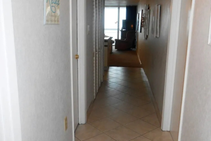 Room 9 of 15