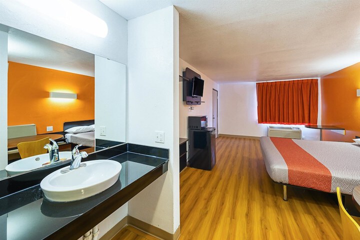 Room 14 of 45
