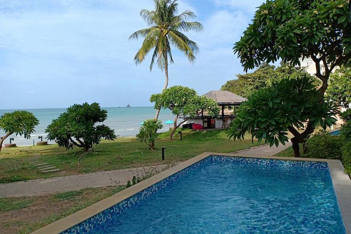 Pool Hotel