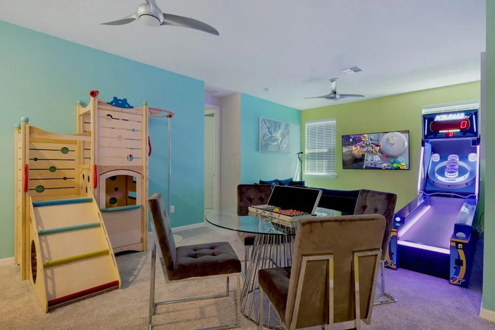 Room 2 of 29