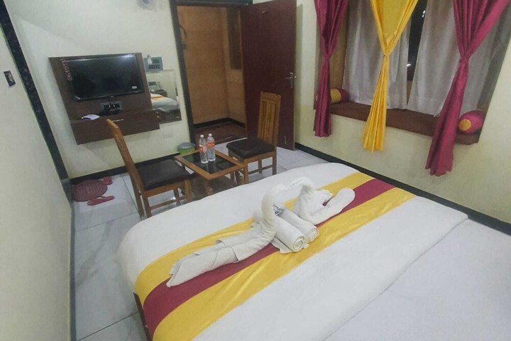 Room 4 of 27