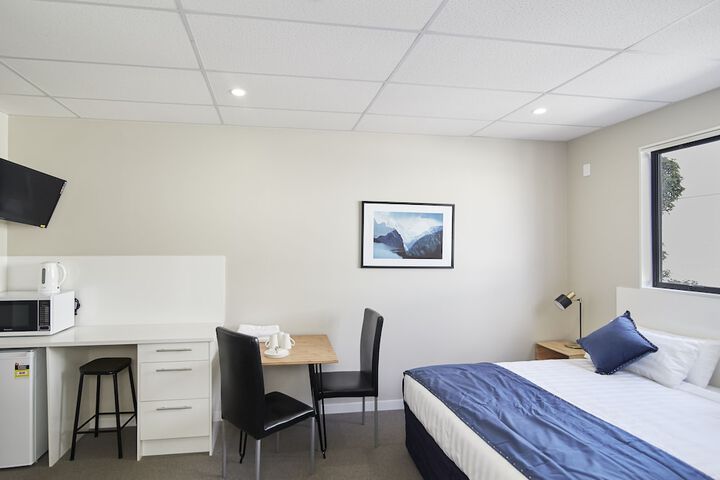 Room 8 of 43