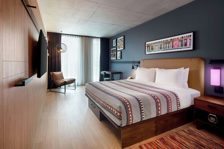 Room 2 of 13