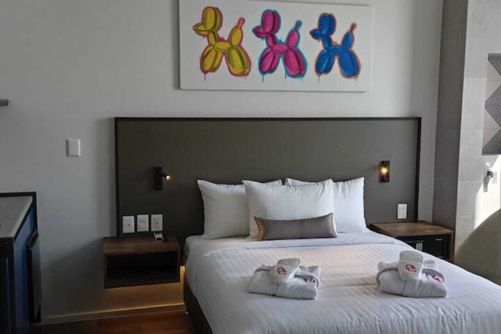 Room 10 of 82