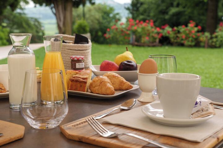 Breakfast/Coffee Service 54 of 73