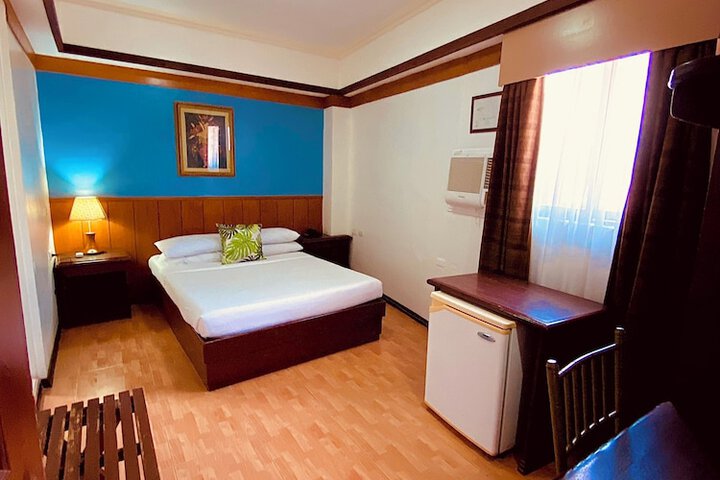Room 7 of 28