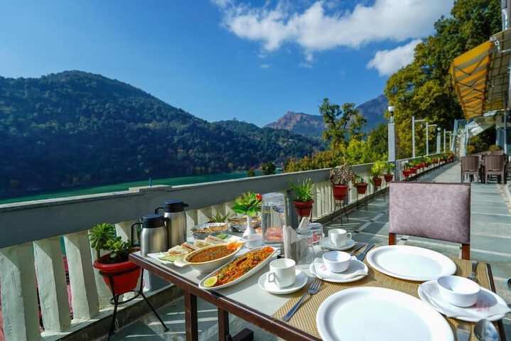 Dining 56 of 72