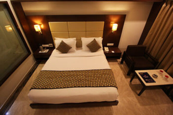 Room 12 of 45