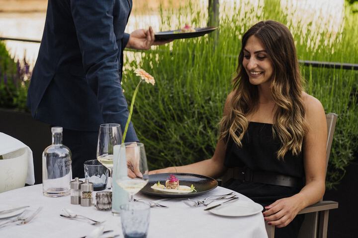 Dining 52 of 76