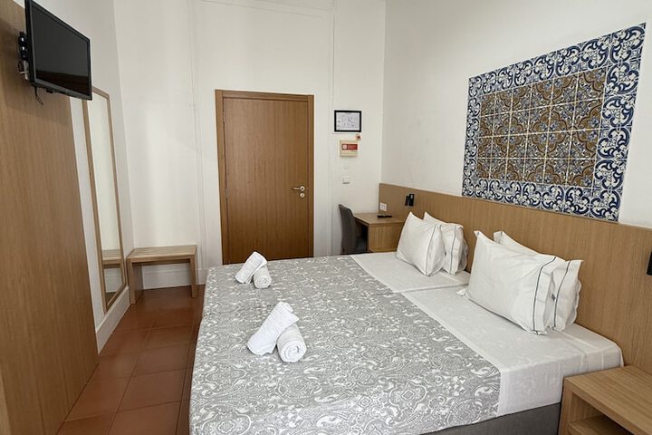 Room 16 of 160
