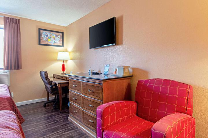 Standard Double Room (9 of 13)