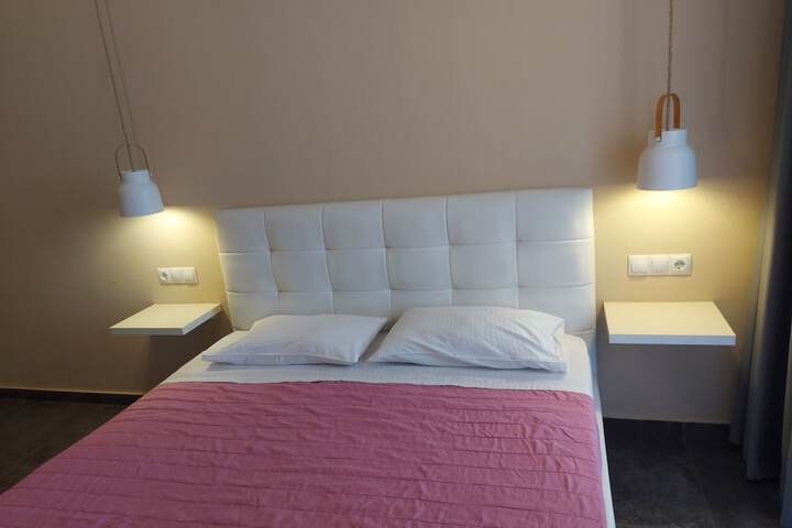 Room 34 of 106