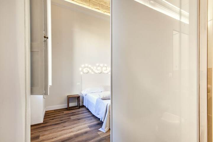 Room 15 of 52