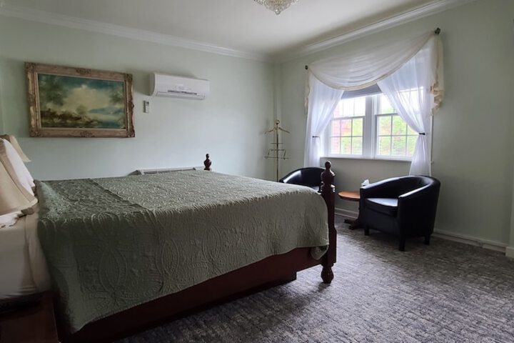 Room 43 of 206